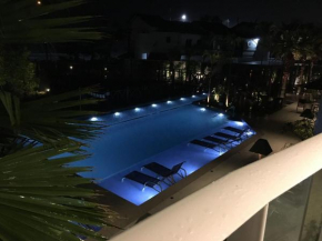 Bombinhas Bombas - Apartamento 8 Pax com piscina - Cod 336